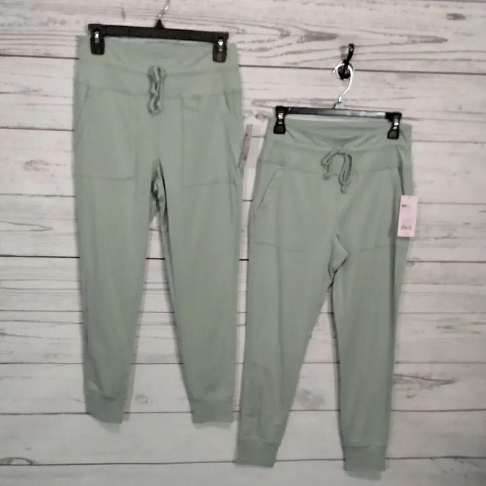 NWT: "Wild Fable" woman's stretch pants